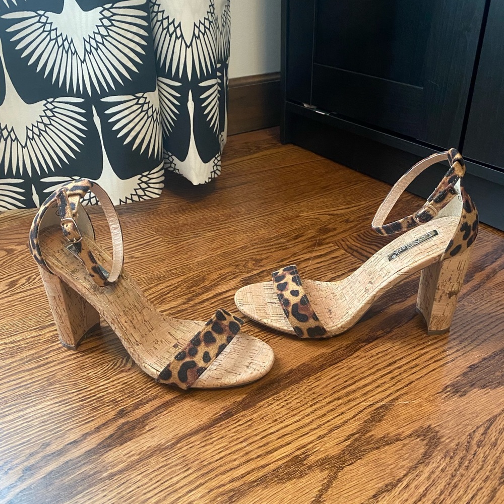 Leopard print pumps! 👠